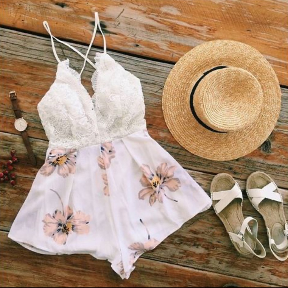 Floral Crochet Romper in Pink & White Brand New - Picture 3 of 13